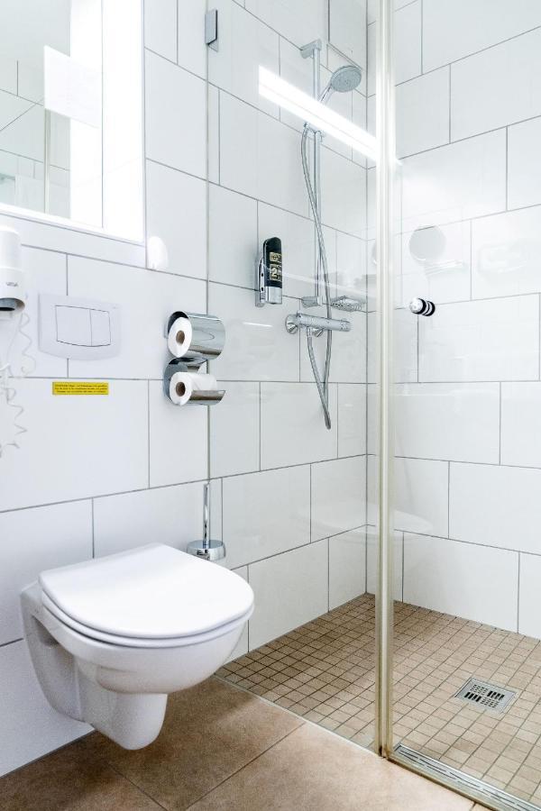 Land-Gut-Hotel Am Ring Meuspath Ngoại thất bức ảnh